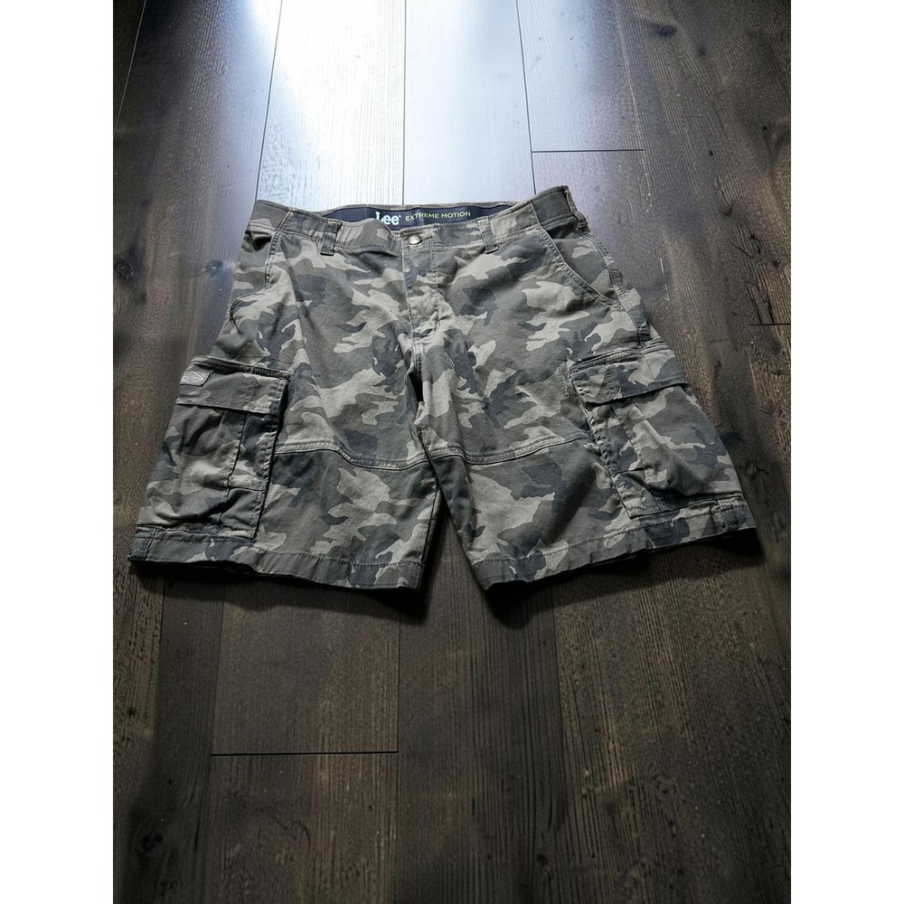 Lee Extreme Motion Mens Camo Cargo Shorts Green Grey Size 36